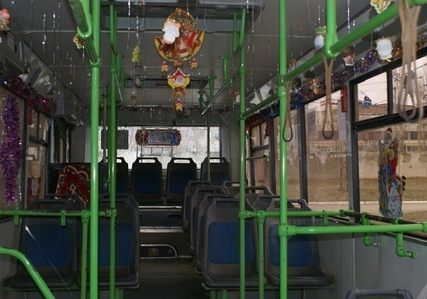 Волгодонцы стали чаще ездить на автобусах и троллейбусах