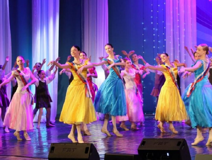 Даты последних звонков и выпускных вечеров назвали в Волгодонске