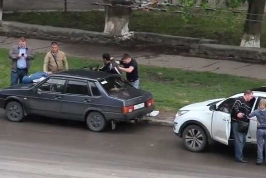 Задержание беглого преступника в Волгодонске попало на видео