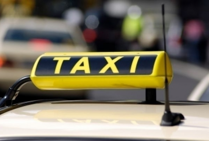 Таксиста из Волгодонска избили и, угрожая ножом, пытались забрать его машину 