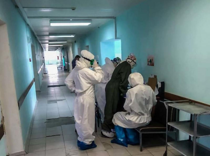 23 пациента в реанимации, 13 на ИВЛ: о ситуации в ковидном госпитале Волгодонска