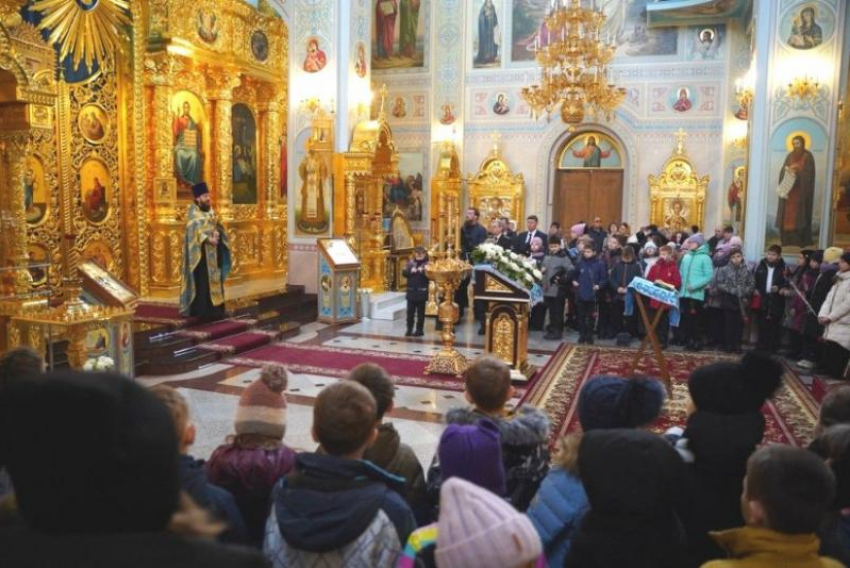 Традиционно с молебна начался в Волгодонске ежегодный Ушаковский фестиваль