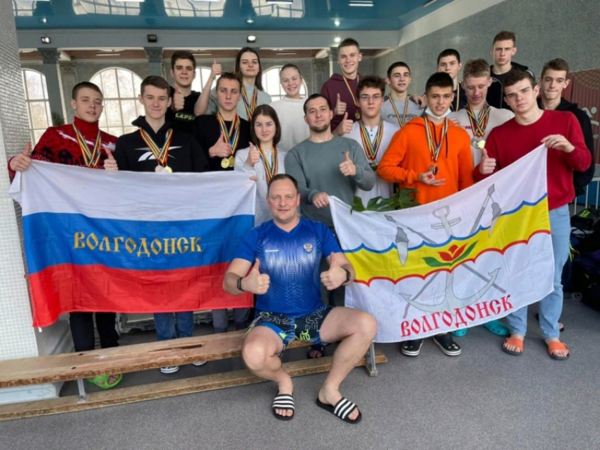 Второе командное место с 56 медалями заняли волгодонские пловцы на соревнованиях в Шахтах