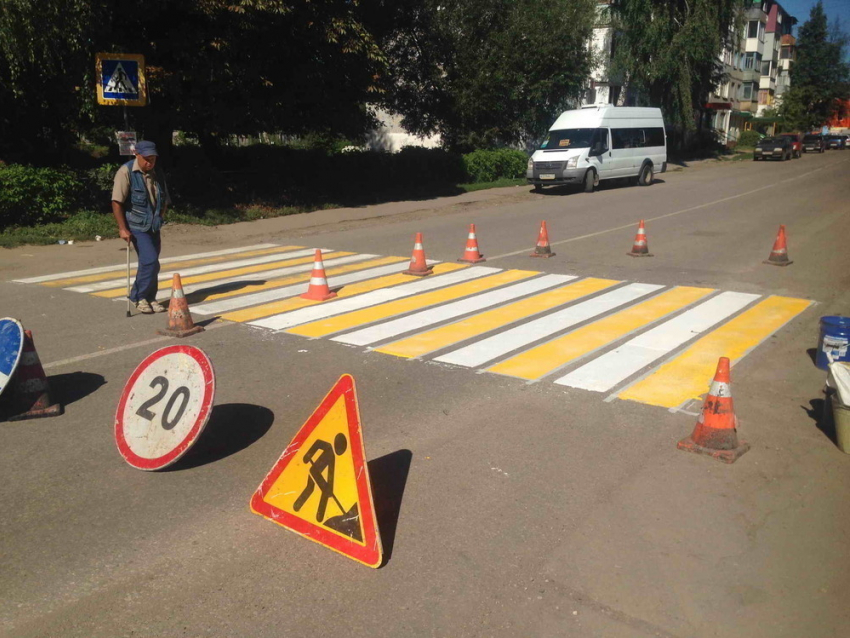 Пешеходные переходы  Волгодонска покрасят в бело-желтый цвет