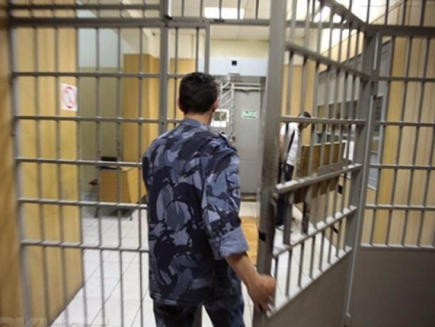 Надзиратель волгодонского СИЗО пойдет под суд после смерти задержанного 