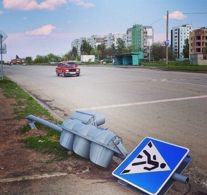 В Волгодонске на В-9 упал светофор