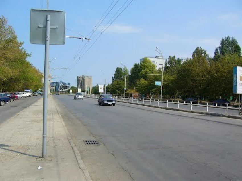 Подходы к пешеходным переходам в Волгодонске оградят заборчиками