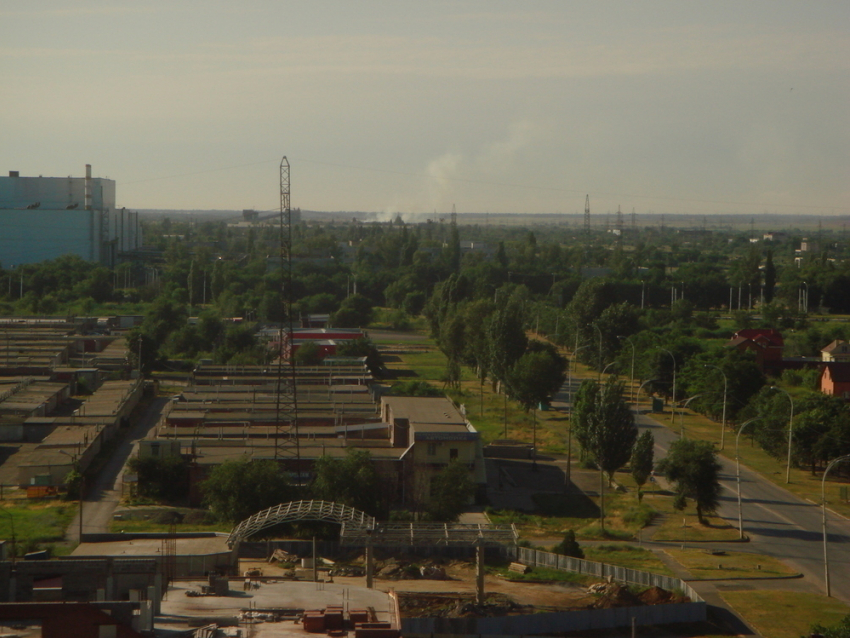 Горящая свалка за промзоной травит волгодонцев