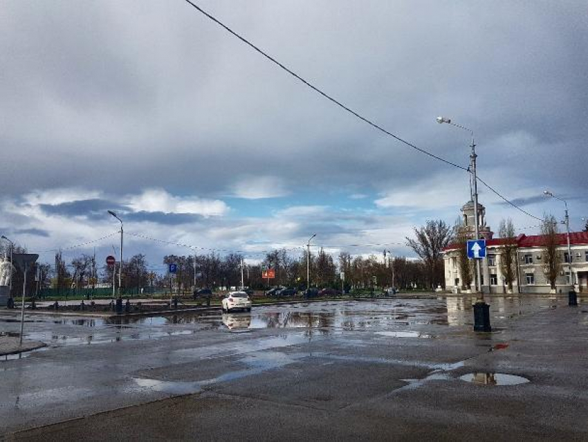 Ливневый дождь и сильный ветер ожидаются в Волгодонске в первый рабочий день