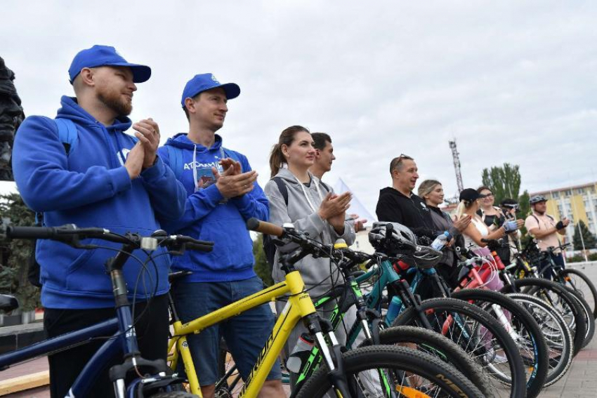 «Едем на зеленый»: Волгодончане объединили велоспорт, экологию и историю атомной отрасли