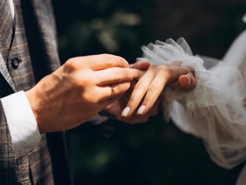 В октябре волгодонцы женились меньше, чем рожали: городской отдел ЗАГС подвел итоги за месяц