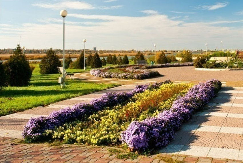 В Волгодонске оставят 16 муниципальных цветников