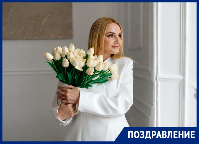 Мудрый босс и душа всего коллектива: директор «Блокнота» и газеты «Хозяйство» Елена Шеховцова отмечает День рождения 
