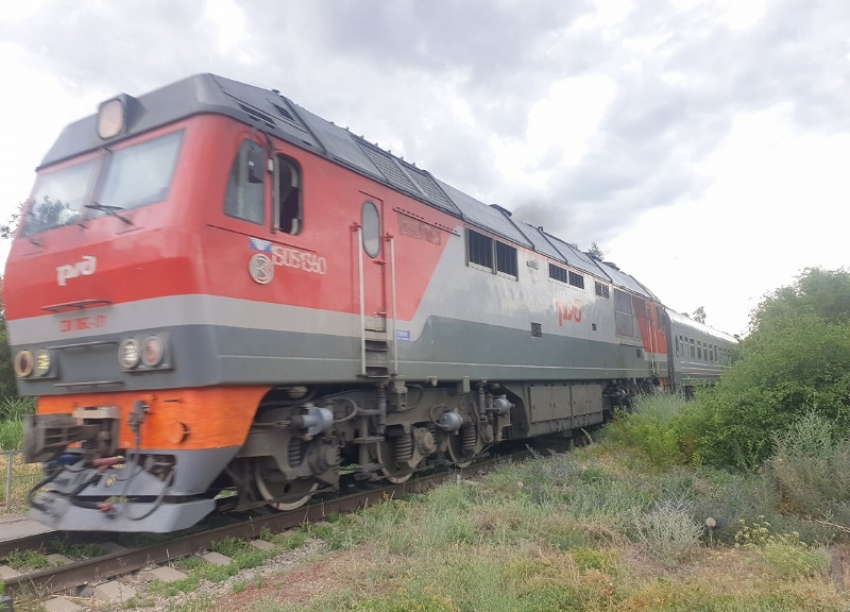 Парень погиб под поездом Адлер - Санкт-Петербург в Волгодонске