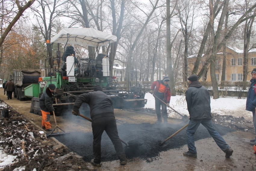 Зима - время класть асфальт в Волгодонске, или как администрация осваивает бюджетные деньги перед Новым годом