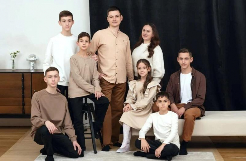 Владимир Путин наградил многодетную семью из Волгодонска престижной государственной медалью 