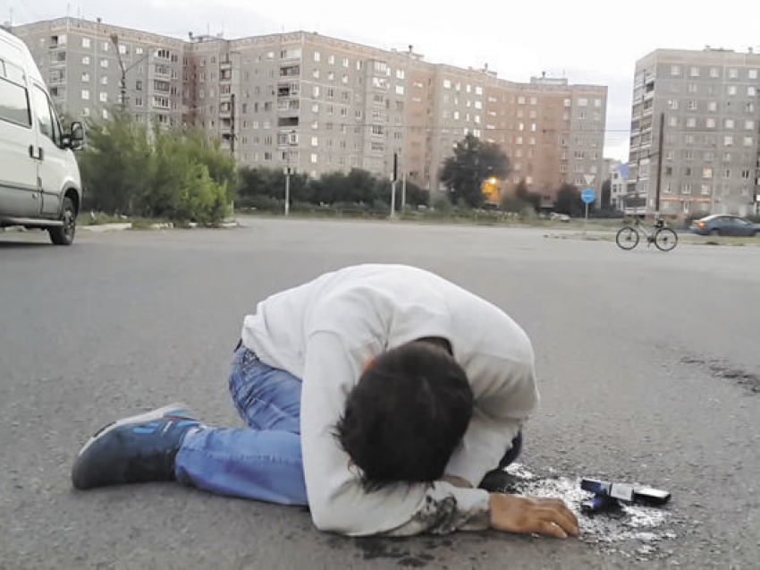 Волгодонец в наркотическом припадке обнаружен в центре старого города