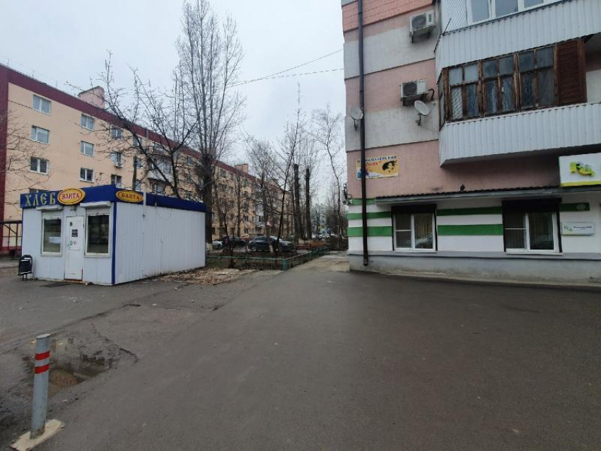 Ларьки «Дымок» продолжили демонтировать в Волгодонске 
