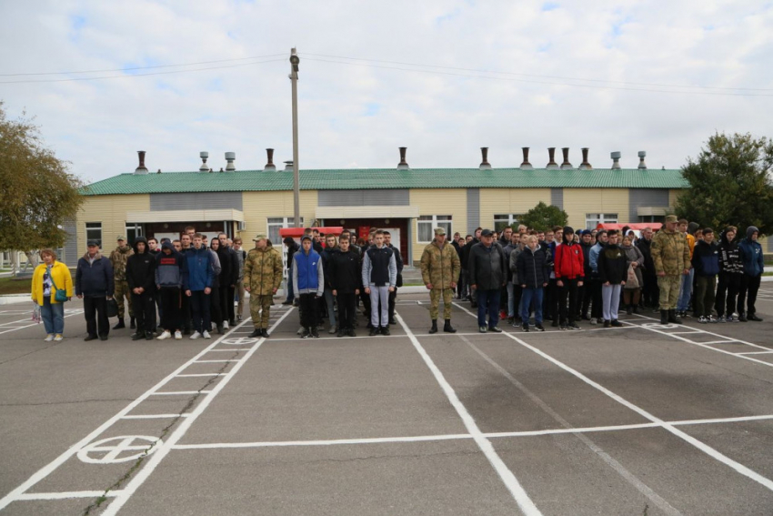 Воинскую часть в Волгодонске посетили более 200 студентов