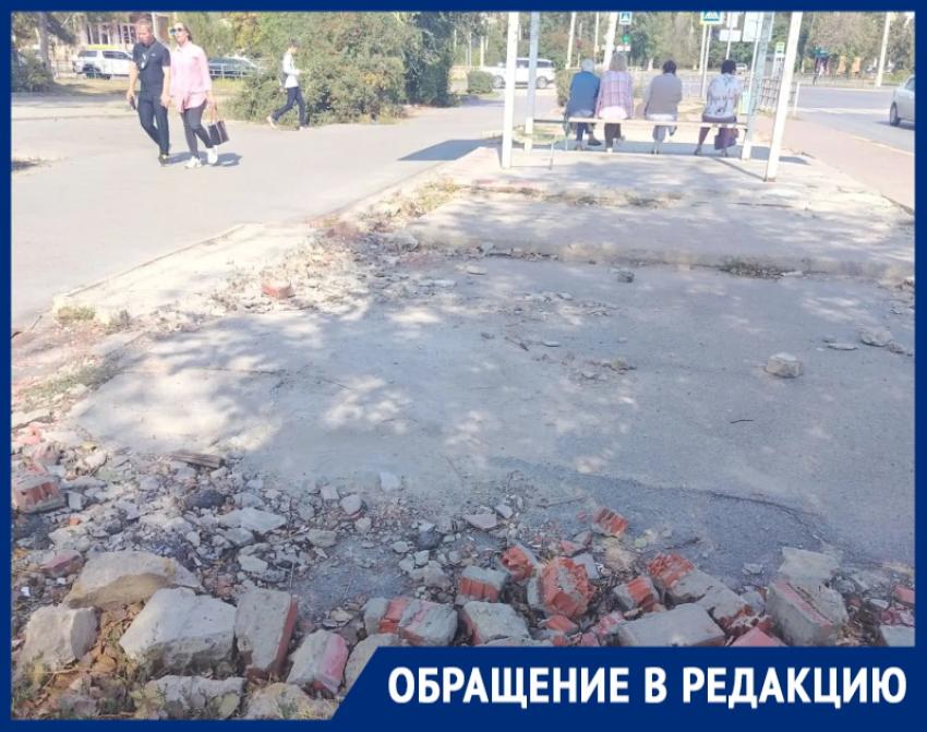 Козырек, который не спасает: волгодонцы просят восстановить остановку «улица Черникова»
