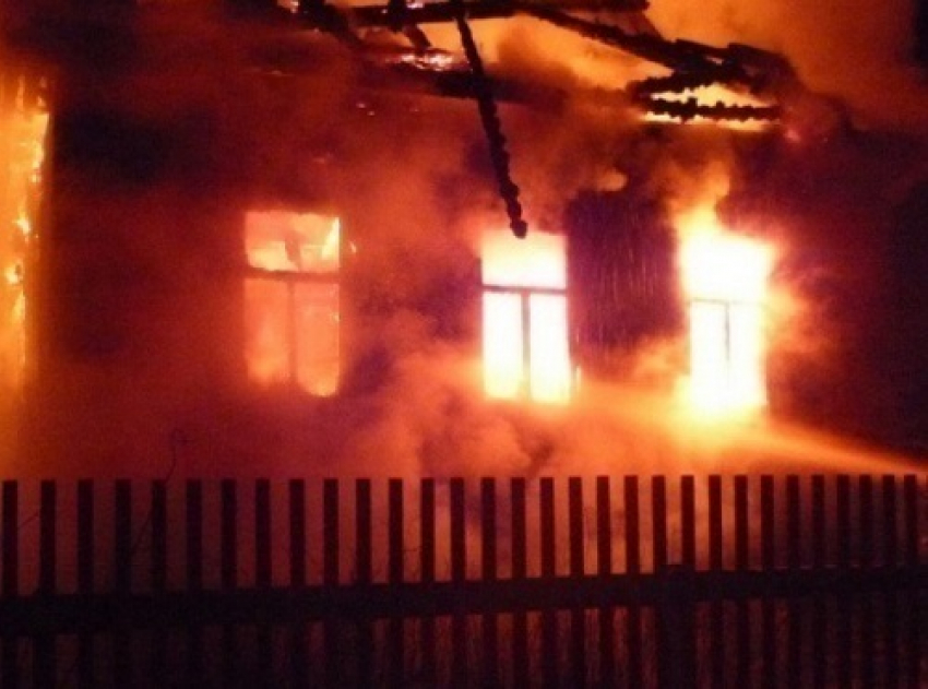 В Цимлянском районе сгорел жилой дом