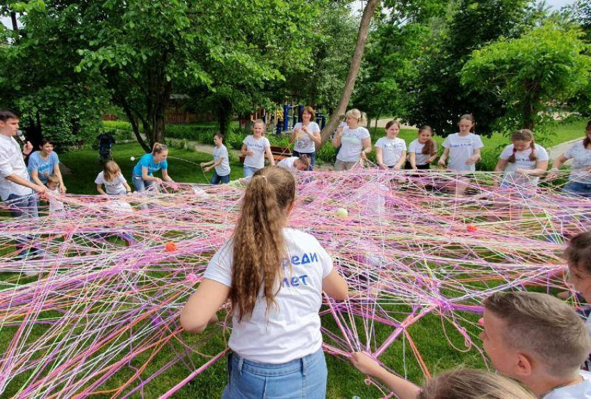 Свыше двух тысяч детей посетили летние школьные лагеря в Волгодонске 