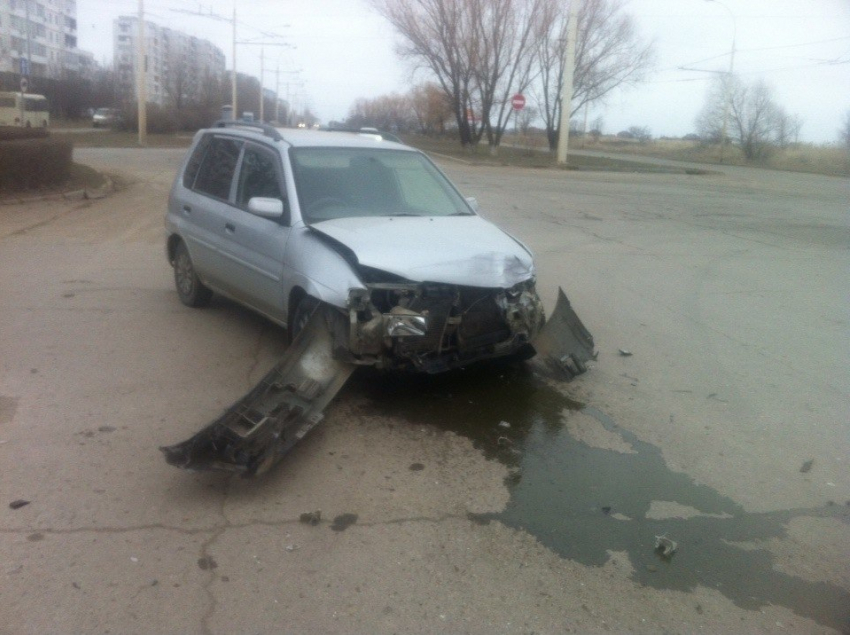 В Волгодонске на злополучном перекрестке «Мазда» протаранила ВАЗ-2107 - есть пострадавшие