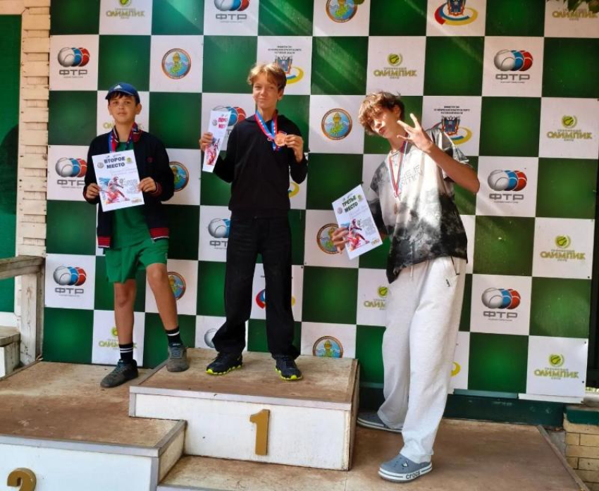 Юные теннисисты из Волгодонска завоевали золото и бронзу на «OLIMPIC CUP»