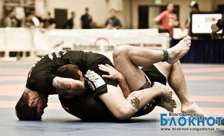 Волгодонец Артем Пикулин завоевал бронзу на областном чемпионате по грепплингу