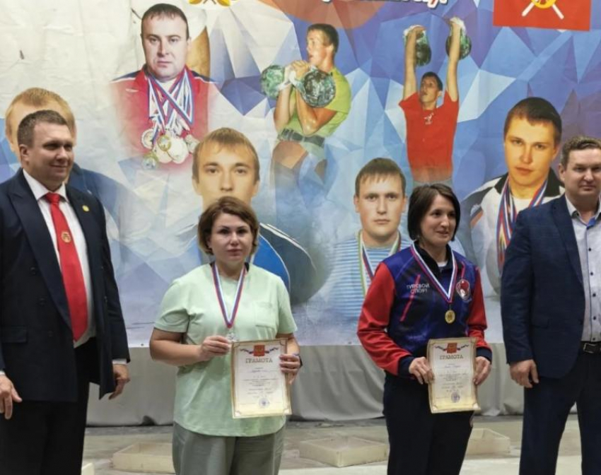 Железные мышцы и стальной характер: атлеты из Волгодонска завоевали медали Областного турнира по гиревому спорту 