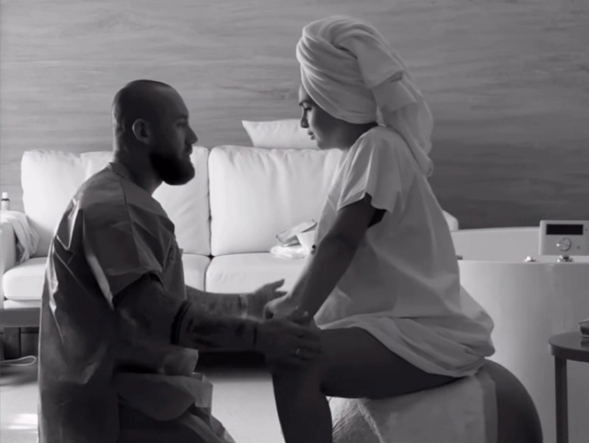 «Моя героиня»: волгодончанка Полина Цыбро родила сына известному блогеру Никите Серовски 