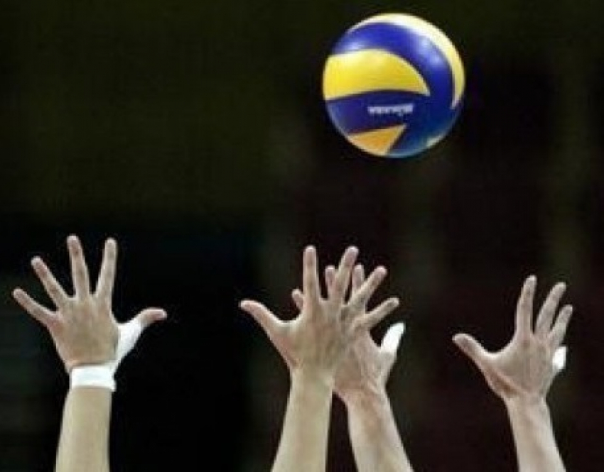 Студентки Волгодонска меряются умением играть в волейбол
