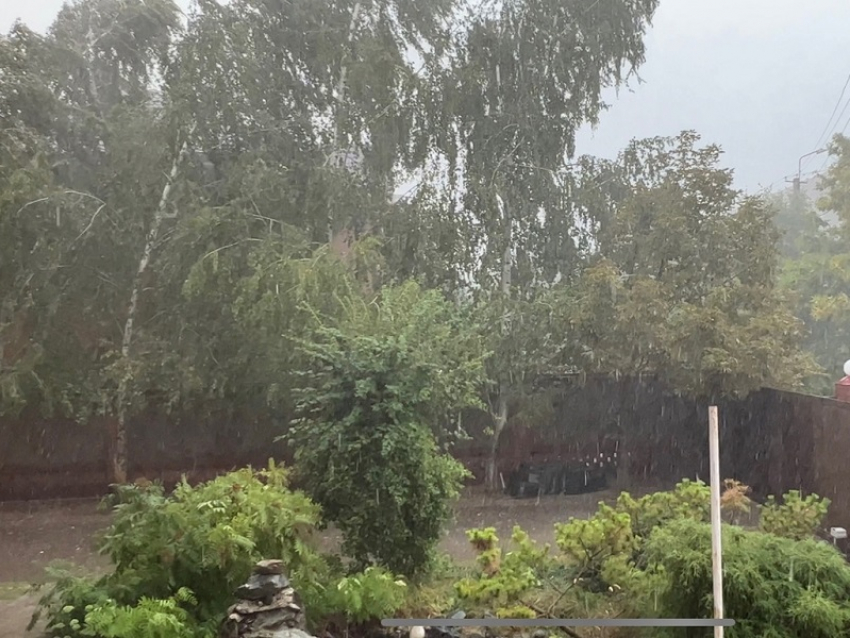 Неожиданный ливень с градом обрушился на Волгодонск 