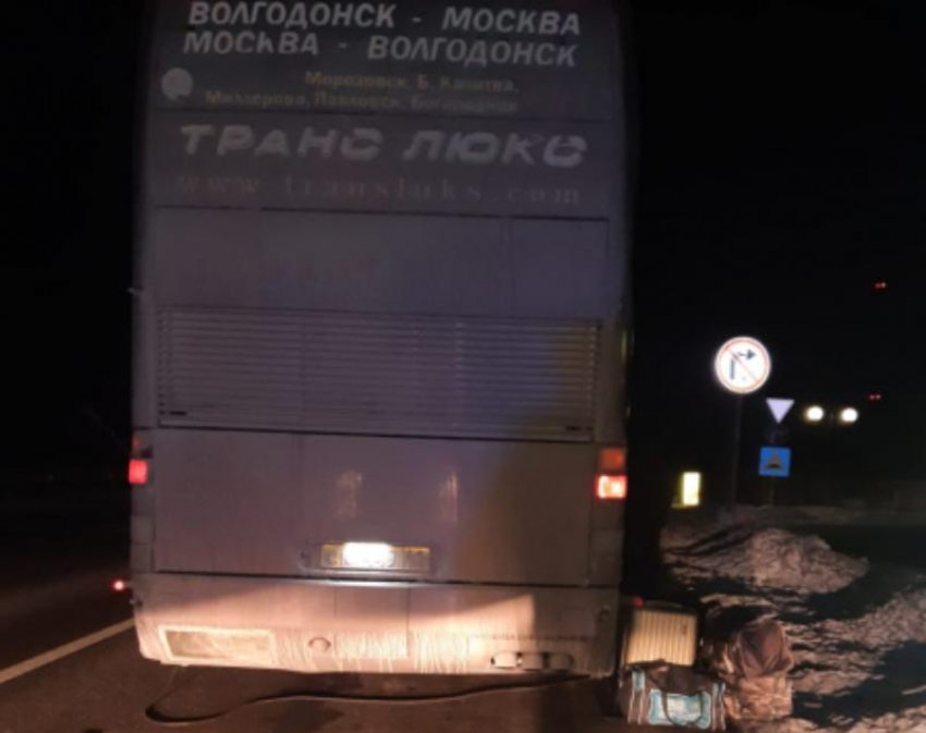 Автобус с пассажирами из Волгодонска застрял на воронежской трассе в мороз