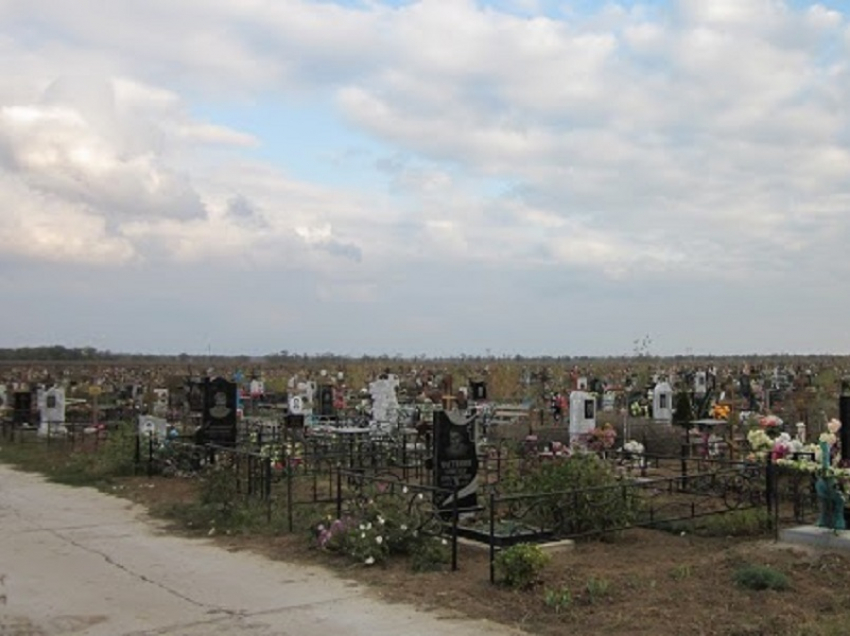 Стало известно, когда посещение кладбищ в Волгодонске будет вредным для здоровья