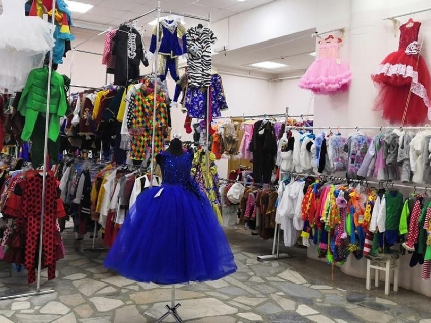 Магазин «Веселина» предлагает волгодонцам прокат и продажу карнавальных костюмов