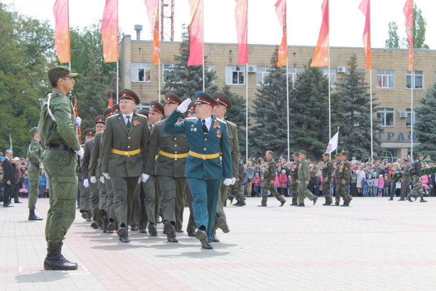 В Волгодонске прошел торжественный парад, посвященный 70-летию Победы