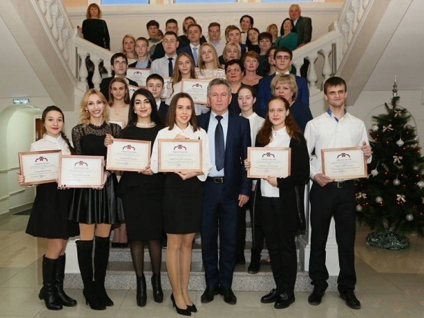 20 самых одаренных и талантливых представителей молодежи Волгодонска получили премии