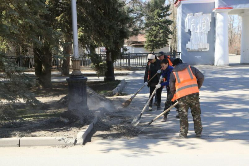 В Волгодонске мобилизуют 12 тысяч человек для уборки города