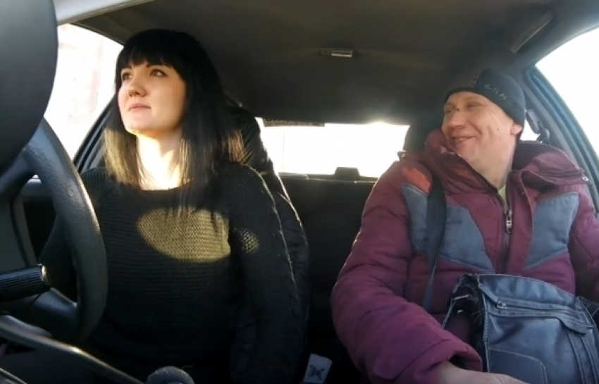 Симпатичная девушка-таксист из Волгодонска на видео показала тяготы своей работы