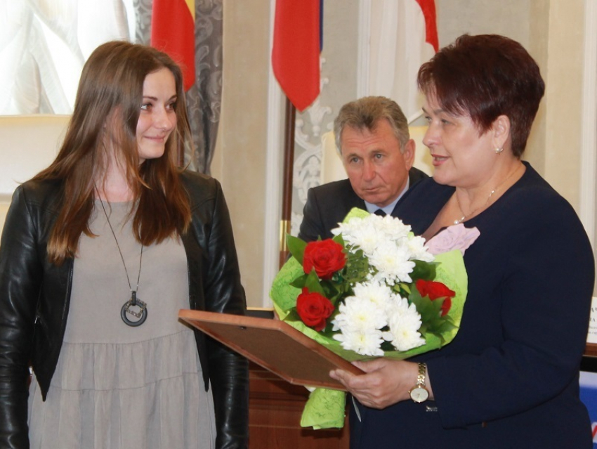На заседании Волгодонской городской Думы наградили предпринимателей 