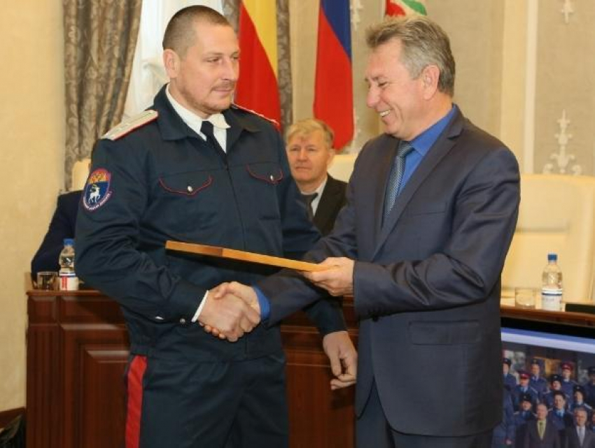 Лучшие казачьи дружинники Волгодонска получили дипломы и премии