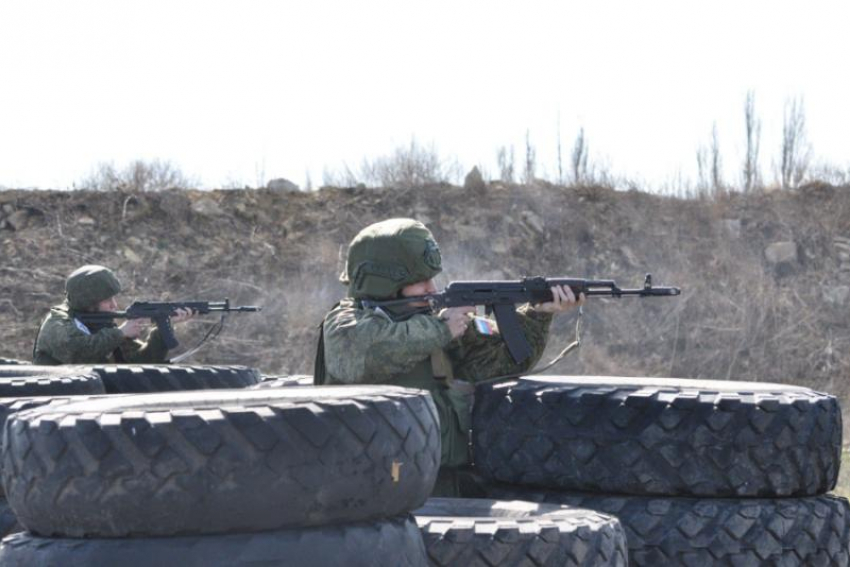 На полигоне ЮВО контрактники получают навыки ведения штурмовых действий