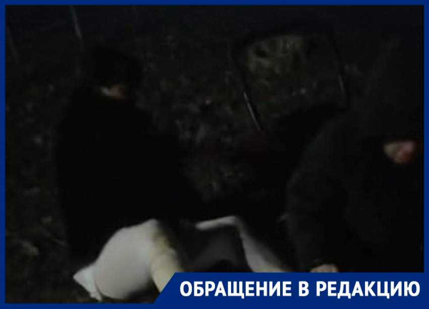 «Я думала, она убьет его»: шатающуюся мать с окровавленным ребенком встретили на улицах Волгодонска