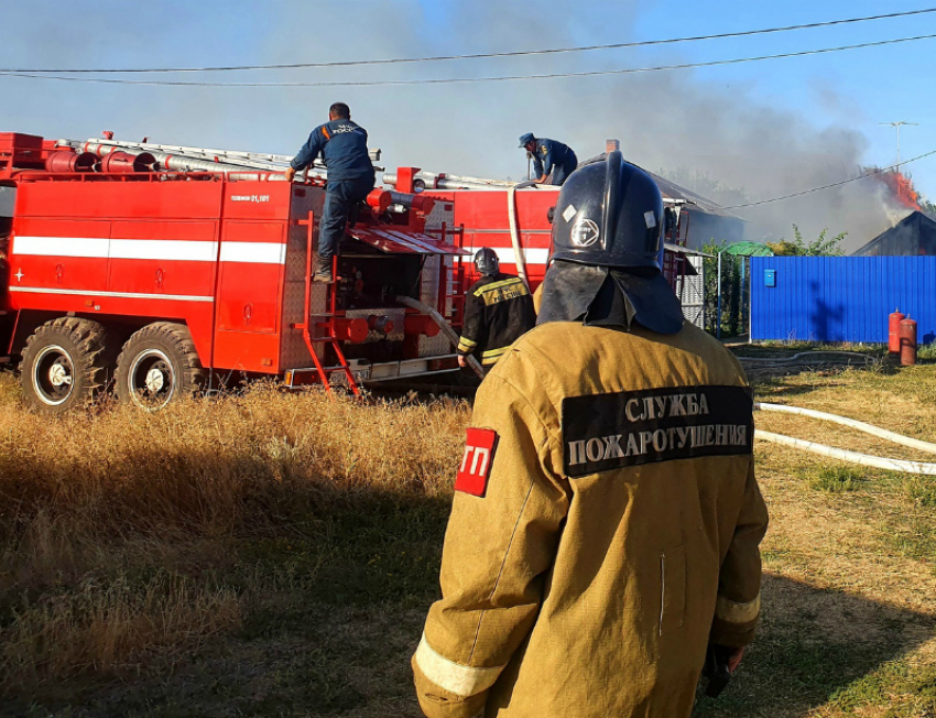 Волгодонские пожарные работают на пределе своих возможностей