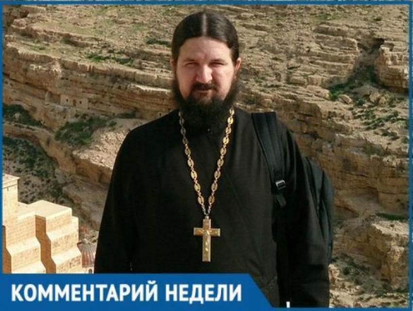 Для верующих людей вода является святой в этот день, а для тех кто не верит - это шоу «Я могу», -иерей Роман Нихаев