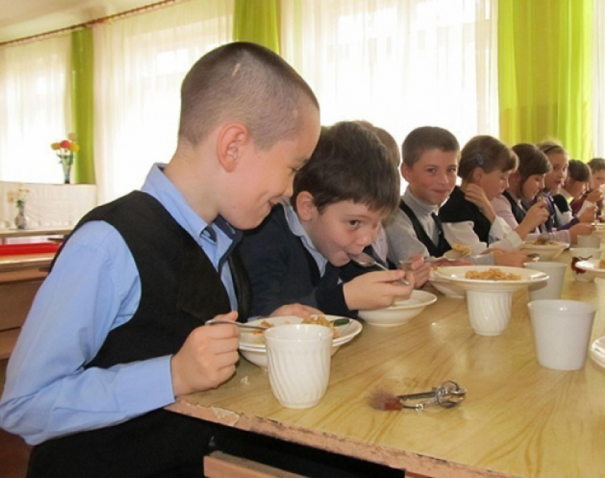 Волгодонские школьники могут остаться без обедов