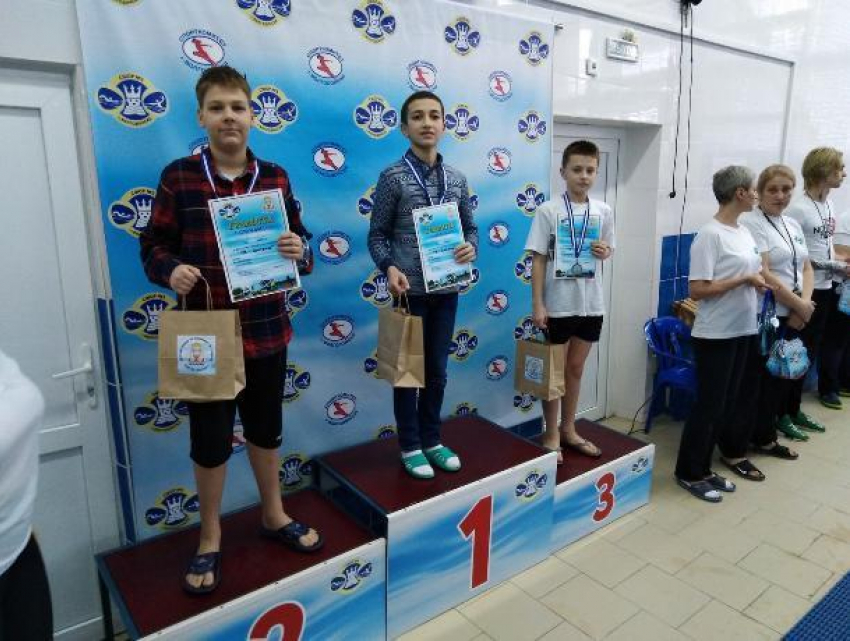 Более 200 юных спортсменов приняли участие в турнире по плаванию в Волгодонске 