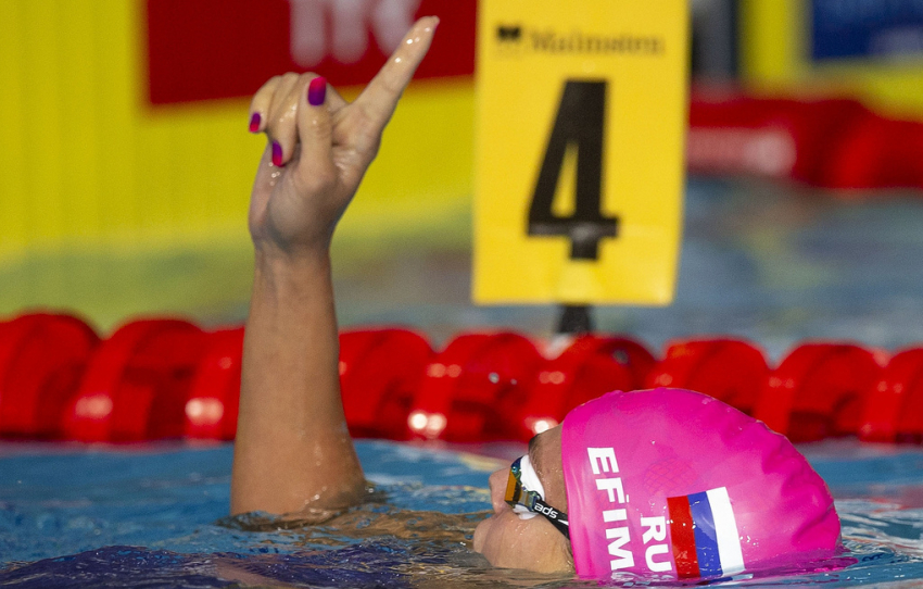 Ефимова победила на дистанции 100 м брассом на этапе Кубка мира по плаванию в Казани