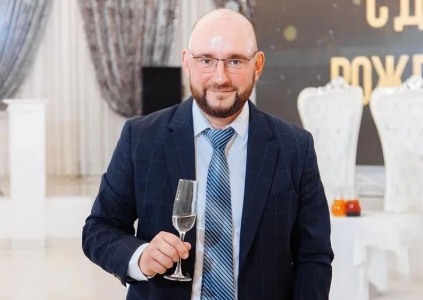 «Саня 10%», хозяин «мертвой души» и квартир на курортах: топ-менеджер крупной строительной компании Александр Зинченко из Волгодонска подозревается в присвоении десятков миллионов рублей